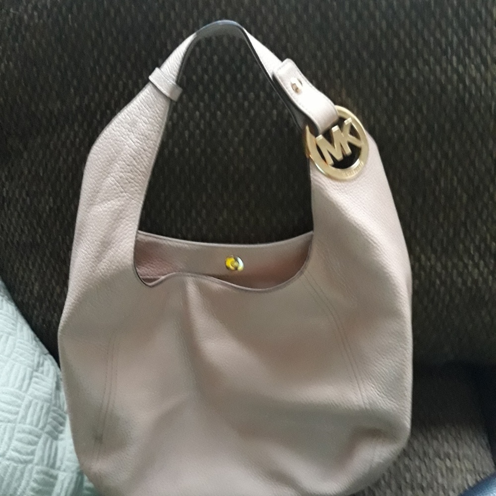Micheal Kors Hobo style purse  in excellent condition